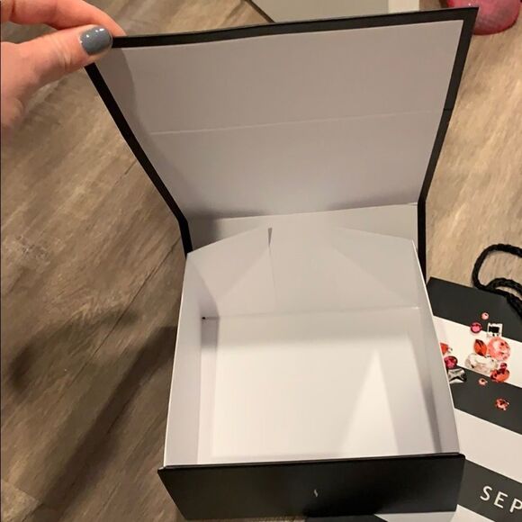 🎉1 hr sale 🎉Sephora box Limited Edition 💕 - Picture 2 of 5